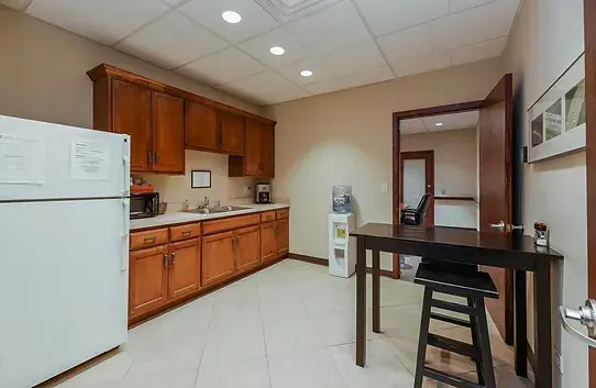 Suite 102B Amenities