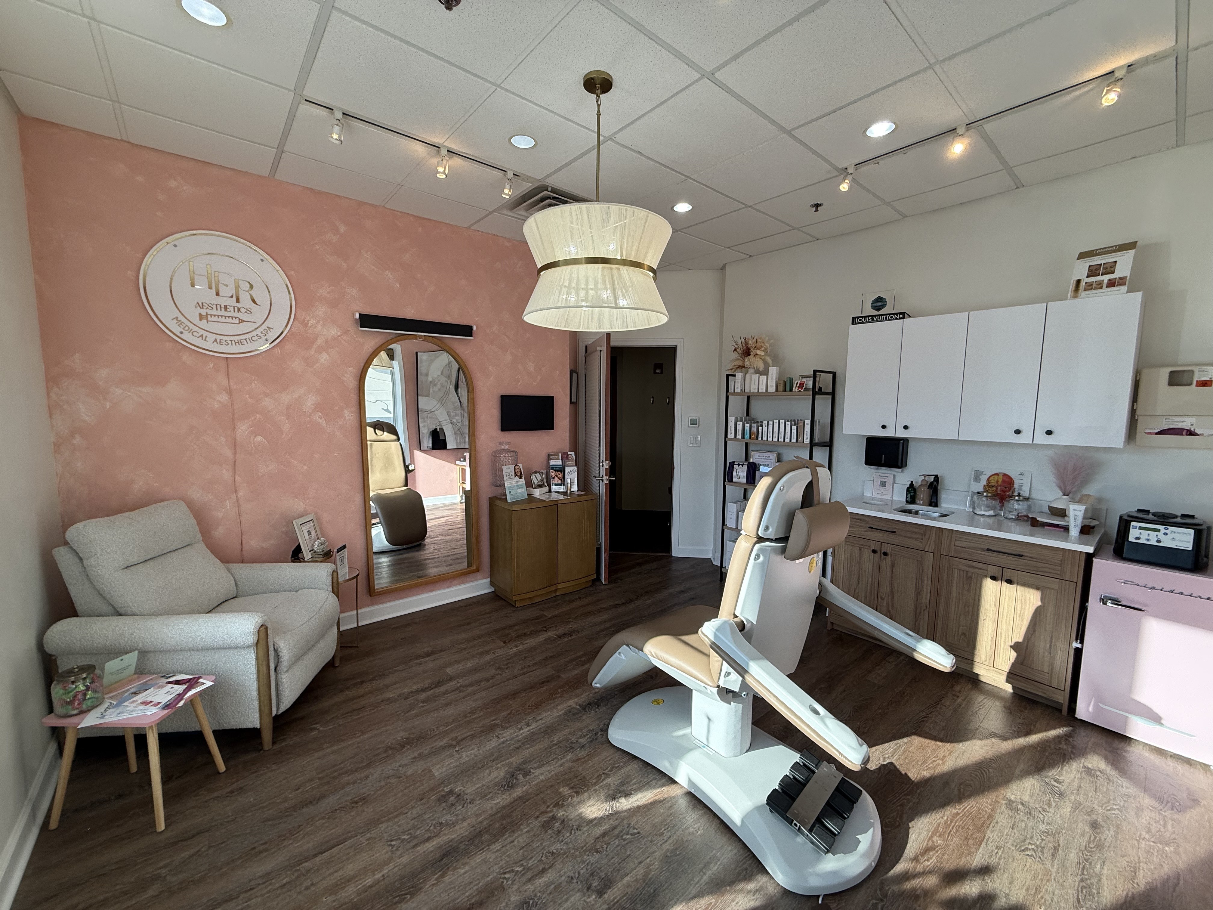 Suite 233 at Washington Place - Private Salon Suite